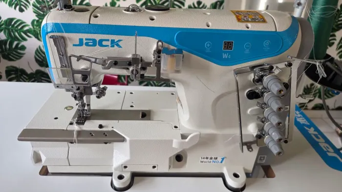 Jack W4<br>?Marca: Jack<br>?Modelo: W4 (Galoneira / Cobertura Base Plana)