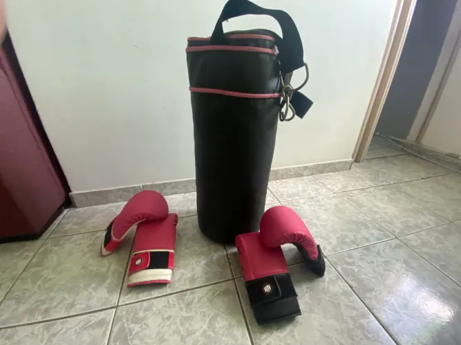 Saco de box e luvas