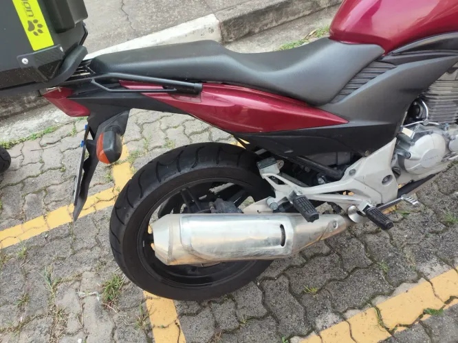 Moto semi nova bom estado