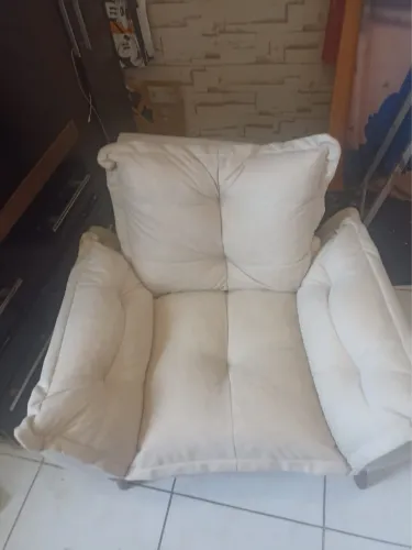 Poltrona  estofado e confortavel