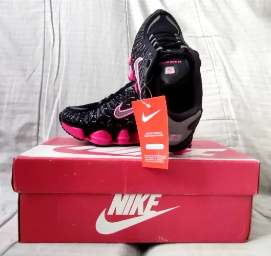 Tênis Nike Shox 12 molas Feminino 
