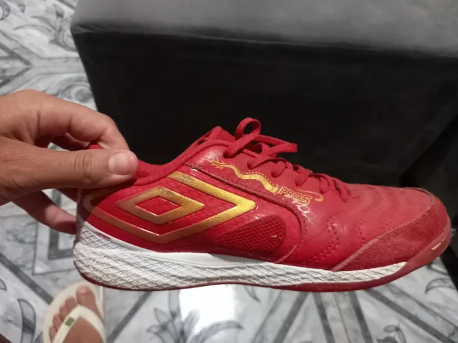 Chuteira Umbro pro 5 TAM 38