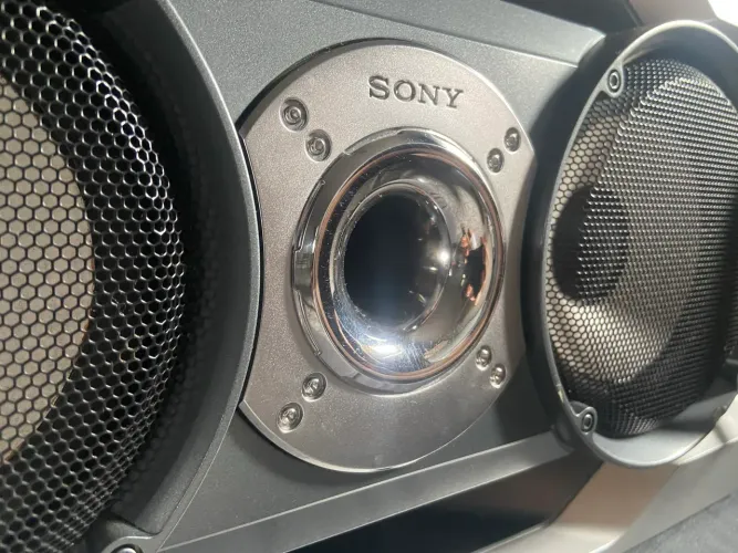 Caixas Sony gn900