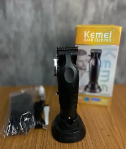 Vendo Kemei Profissional 2296 nova na caixa.
