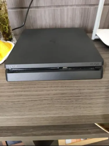 Ps4 slim 1tb de memória