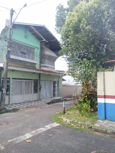 Aluga casa 140m2 Marambaia 1Suite, 2Quart, WCs, Garag, Quintal, na Praça, BRT, *
