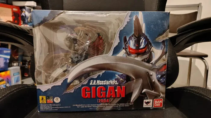SH MonstersArts Gigan (2004) V1