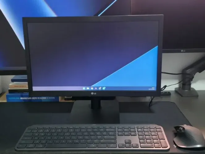 Monitor LG 19,5? HD 75Hz - Estado de Novo | Menos de 1 Mês de Uso