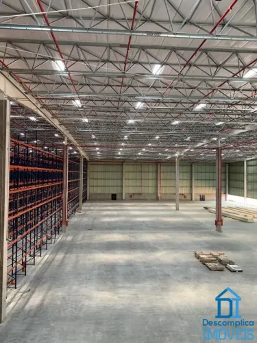 Galpão com 4.634 m² em condomínio logístico de Moreno