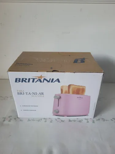 Torradeira rosa Britânia 220v