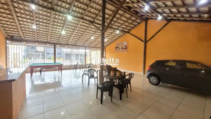 Loja disponível para venda e locação no bairro Shopping Park em Uberlândia-MG.