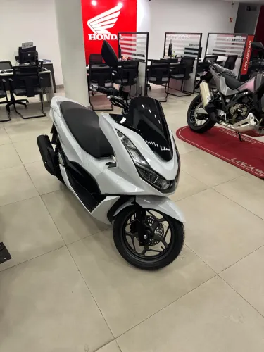 HONDA PCX 160 CBS 26/27 EMPLACADA 0KM!