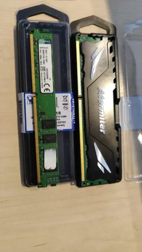 2 Memorias DDR3 8Gb Kingston 1333 / 1600 1.5V