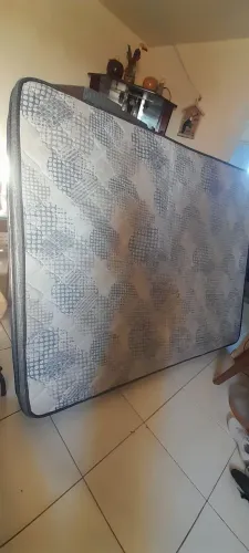 Colchão Queen de Mola (ENTREGA GRÁTIS)