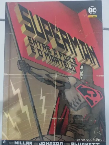 HQ quadrinhos DC Superman Entre a foice e o martelo