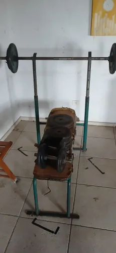 Mesa de supino com alteres barra de 96kg de anilhas 