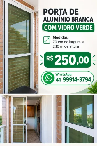 Porta em esquadria de aluminio com vidro verde