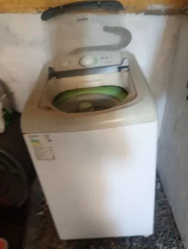 Vendo máquina de lavar roupa. 11kg.para conserto ou retirada de peças.