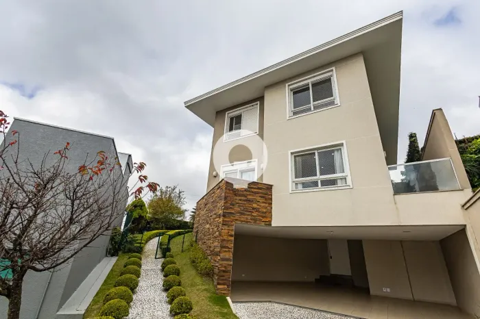 CASA COM 5 SUÍTES, FACE NORTE E VISTA PARA A SERRA DO MAR NO ABRANCHES
