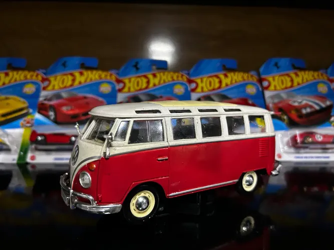 Kombi Samba 1/24 Maisto