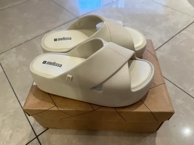 Melissa Free Cross