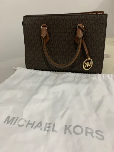 Bolsa importada Michael Kors Sheila Stachel