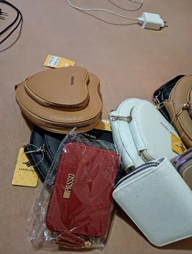 Lote de bolsas e carteira