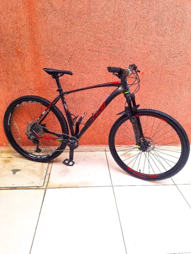 Bicicleta Oggi 7.3 11v Deore M5100