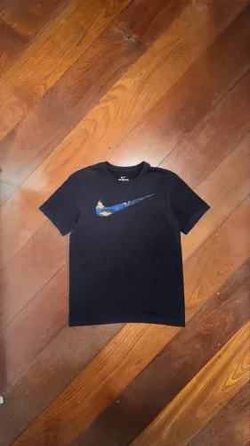 Camisa nike tee dri-fit grapic swoosh