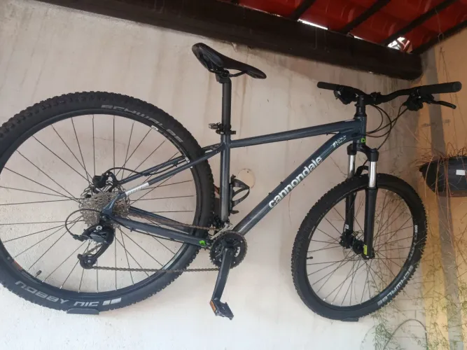 Vende-se cannondale trail 6 e equipamentos