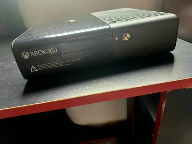 Xbox 360 super slim Desbloqueado