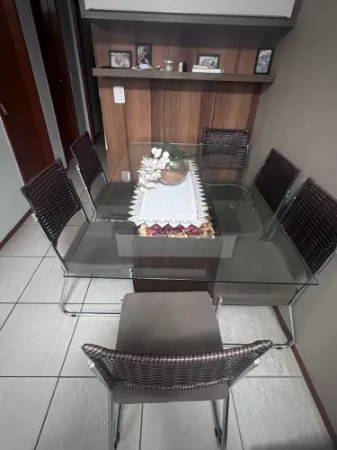 Mesa de jantar 6 lugares 1,6m X 0,9m - Quase nova