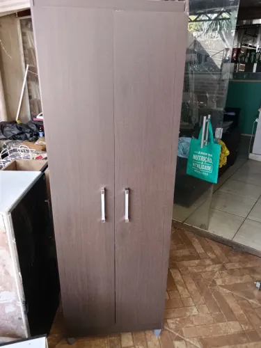 Vendo guarda roupa solteiro