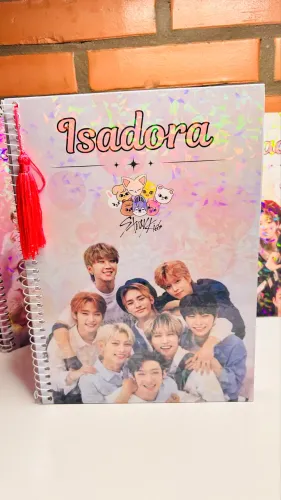 Caderno Escolar Stray Kids com Nome