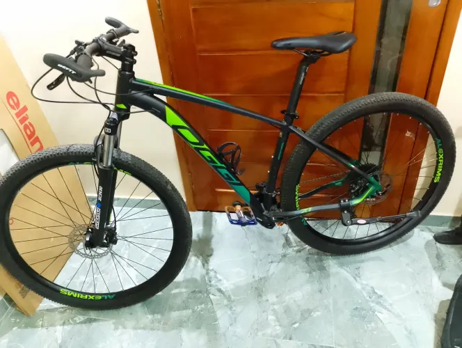 Vende-se MTB Oggi 7.1 aro 29 quadro 17
