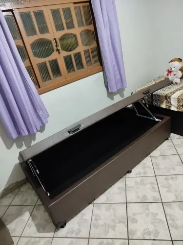 SOLTEIRO COM BAÚ