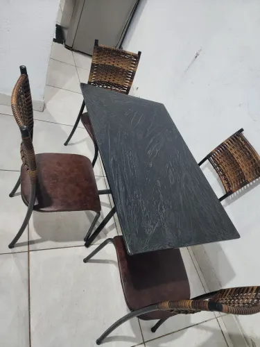 Mesa de mármore 4 lugares 