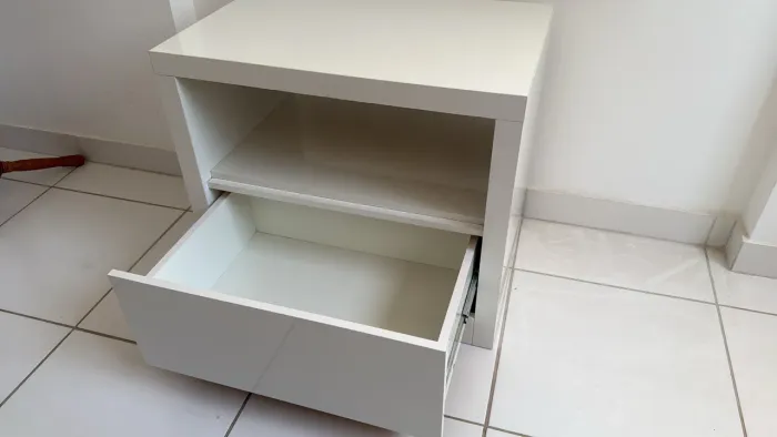 Cômoda branca/Escrivaninha