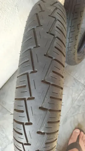 Vendo 2 pneus novos com câmara