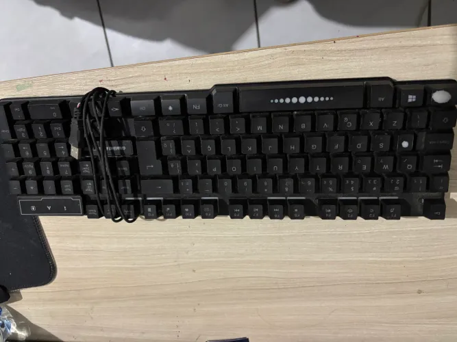 Teclado com LED Colorido