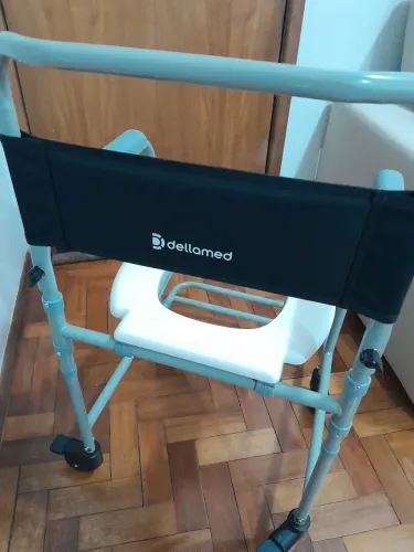 Cadeira de banho usada uma vez