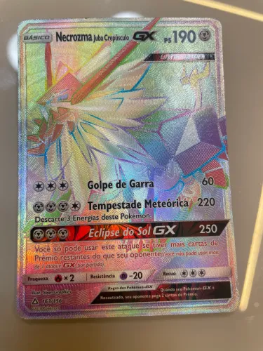 Carta Pokémon Necrozma Juba Crepúsculo-GX 163/156 - Rara Secreta Arco-Íris