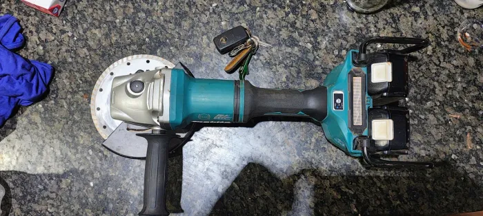 Esmerilhadeira Angular 180mm 7" Makita 36v