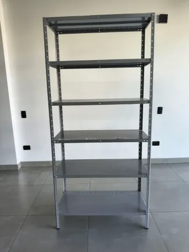 Estante de aço reforçada