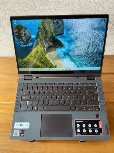 Notebook Lenovo i7 10ªGeração / Touchscreen/ Iris Plus / 8GB RAM / 256GB SSD / Tela 14?