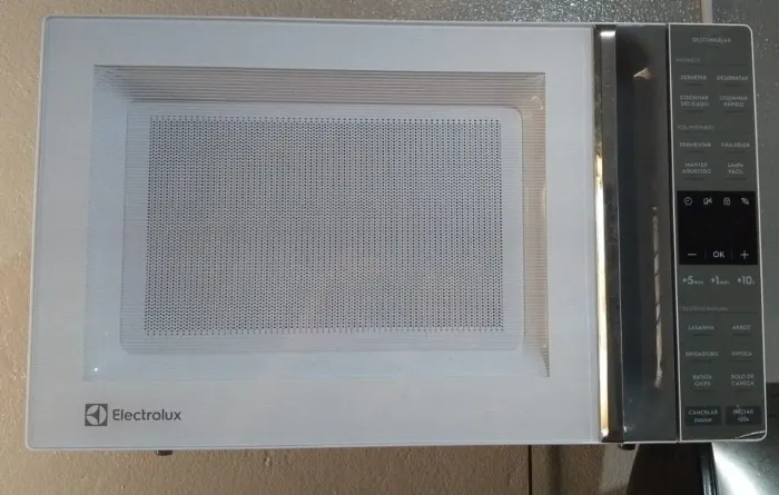 VENDO MICROONDAS ELECTROLUX 36L 220V