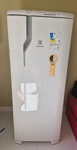 Geladeira com 3 meses de uso
