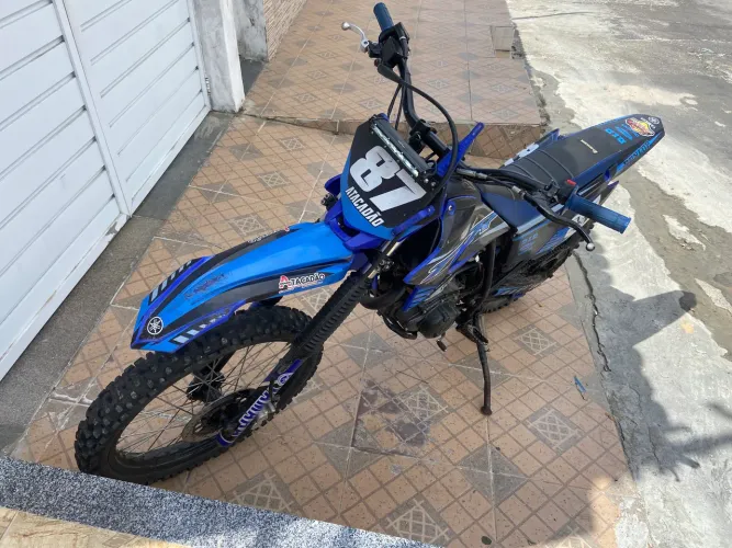 Vendo ou troco essa linda moto de trilha boa toda troco em algo do meu interesse