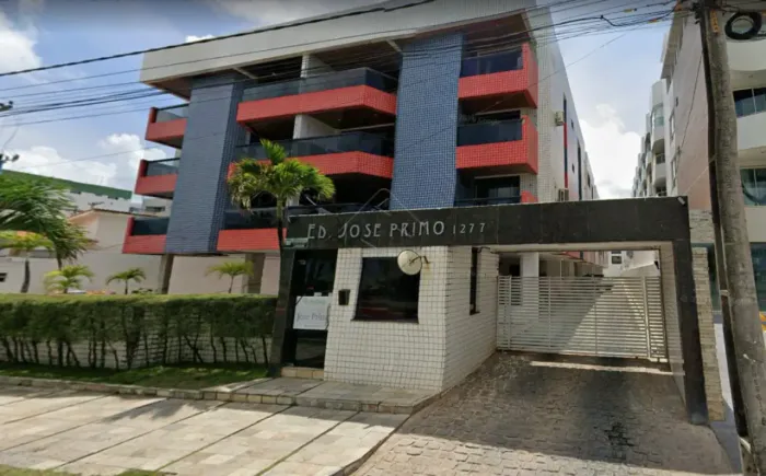 Apartamento beira mar para locacao com 3 quartos, 1 suite, 1 vaga em Manaira - Joao Pessoa
