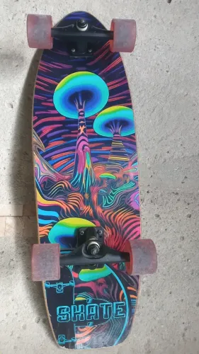 Skate semi novo 5 meses de uso,valor:450,00 reais